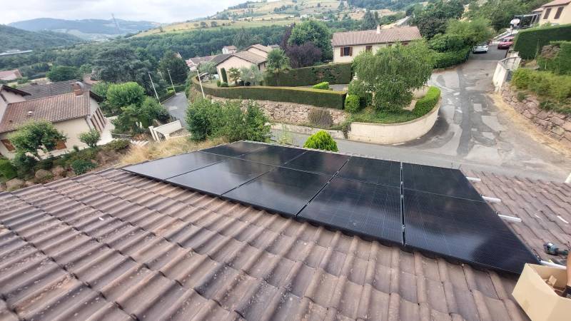 Panneaux solaires dans la région lyonnaise : OPTIHOME, votre partenaire de confiance